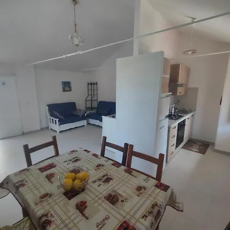 Apartment Casavacanze Annamaria1 *